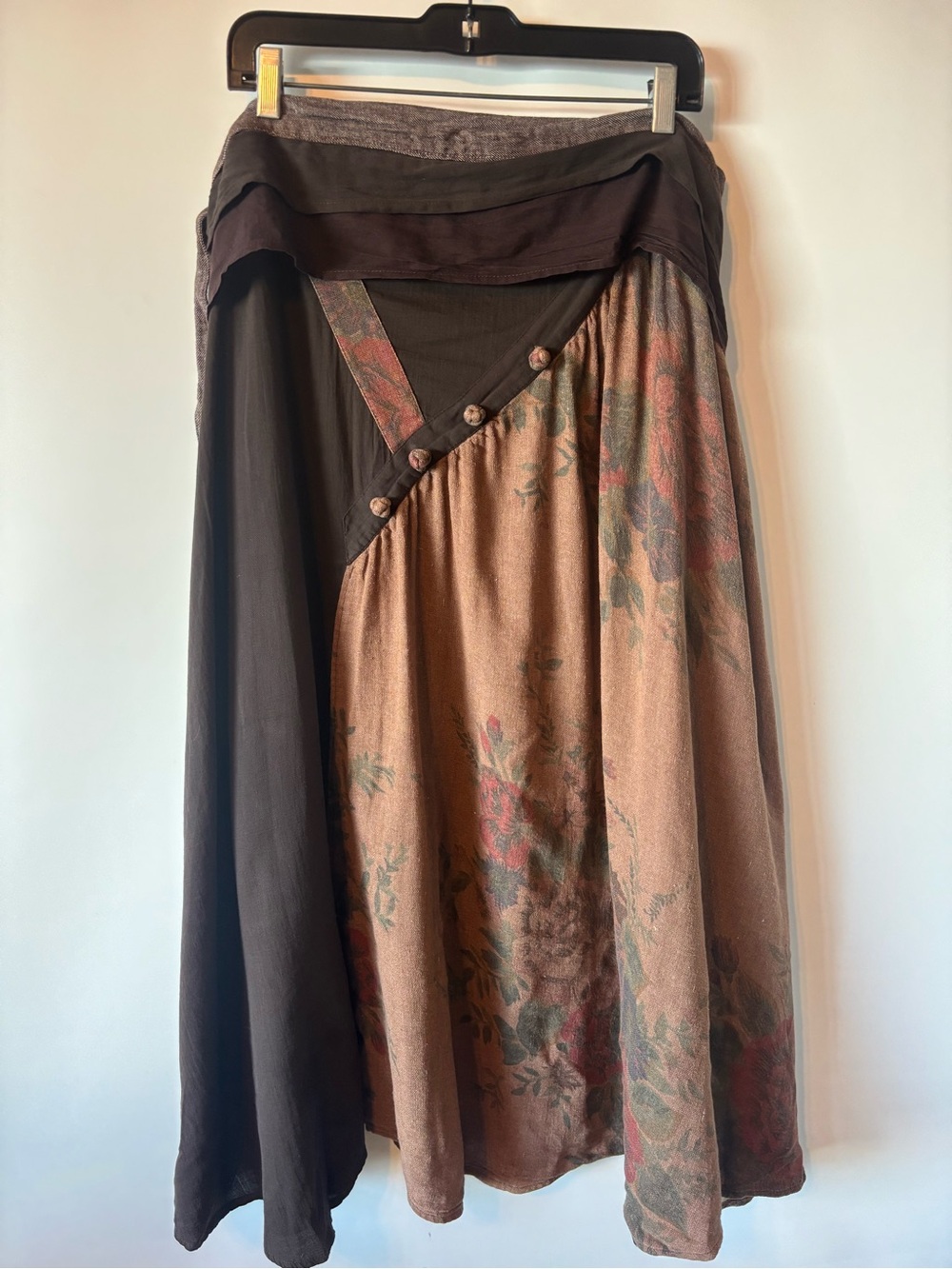 Vintage-Inspired Brown Floral Maxi Skirt with Button Detail
